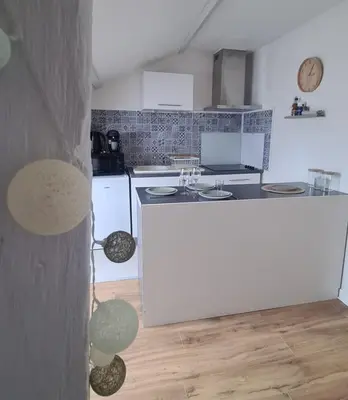 Cuisine ou kitchenette dans l'établissement Mercadial au coeur de Saint-Céré
