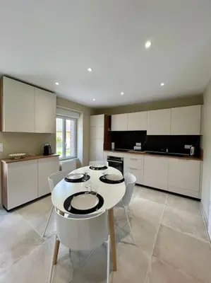 Cuisine ou kitchenette dans l'établissement Belle Maison à Tarnac Corrèze
