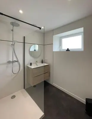 Salle de bains dans l'établissement Belle Maison à Tarnac Corrèze