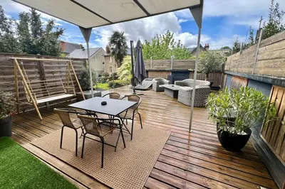 Jardin de l'établissement Casa Jouvenel -T3 3 pers -Brive-Parking privatif