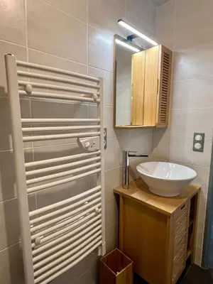 Salle de bains dans l'établissement Casa Jouvenel -T3 3 pers -Brive-Parking privatif