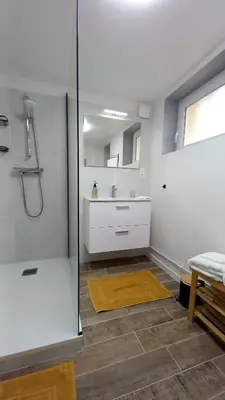 Salle de bains dans l'établissement Gîte L'Instant Présent