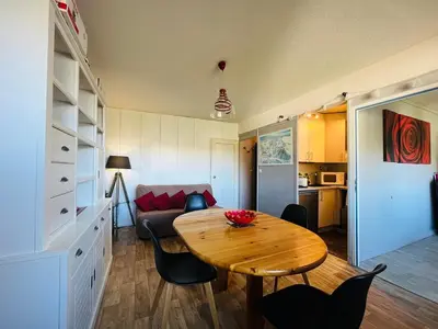 Cuisine ou kitchenette dans l'établissement Appartement Mont-Dore avec Parking Privé - 4 pers - FR-1-608-257
