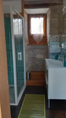 Salle de bains dans l'établissement la Metairie