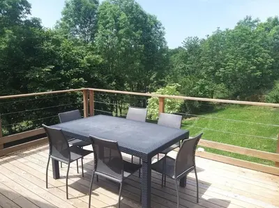Balcon ou terrasse dans l'établissement Gîte confortable à la campagne