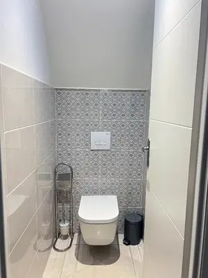 Salle de bains dans l'établissement Villa Poujol en Dordogne, piscine chauffée