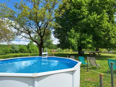 Piscine de l'établissement Gîte de La Grange Ovalaire ou située à proximité