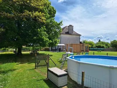 Piscine de l'établissement Gîte de La Grange Ovalaire ou située à proximité
