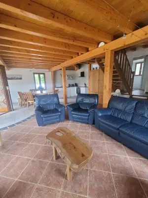 Coin salon dans l'établissement Gîte Les B
