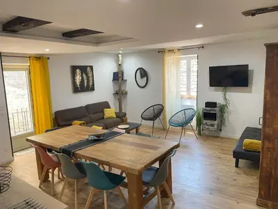 Télévision ou salle de divertissement dans l'établissement Maison de charme 7 personnes