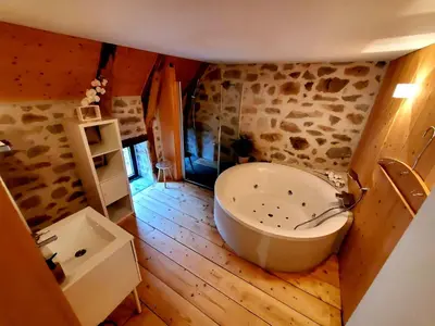 Salle de bains dans l'établissement Le Petit Mars