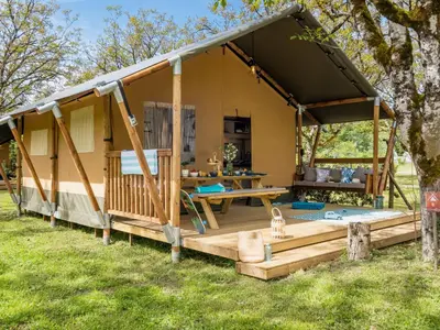 Jardin de l'établissement Camping Saint-Sozy