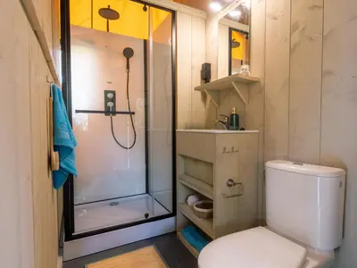 Salle de bains dans l'établissement Camping Saint-Sozy