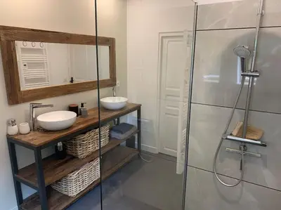 Salle de bains dans l'établissement Gîte Nature