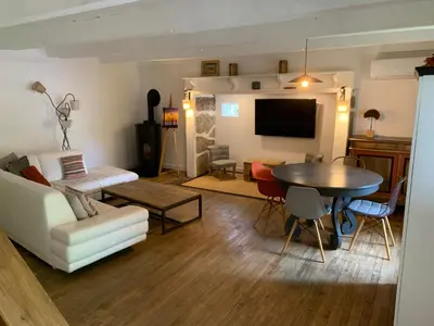 Télévision ou salle de divertissement dans l'établissement Gîte Nature