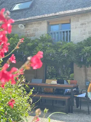 Jardin de l'établissement Sous la glycine