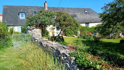 Jardin de l'établissement Sous la glycine