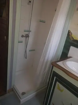 Salle de bains dans l'établissement Les 7 Lucarnes