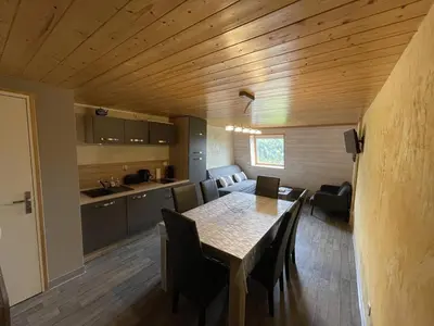 Cuisine ou kitchenette dans l'établissement Beau duplex 6 pers. à 200m des pistes, parking gratuit - FR-1-787-11