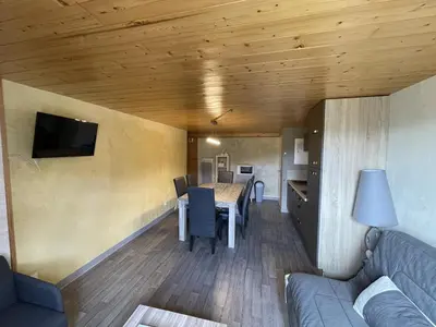 Cuisine ou kitchenette dans l'établissement Beau duplex 6 pers. à 200m des pistes, parking gratuit - FR-1-787-11