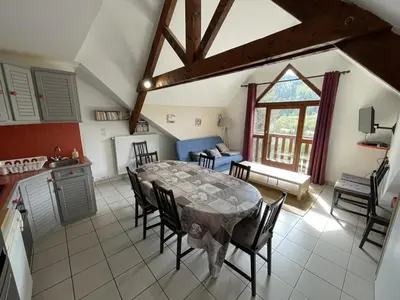 Cuisine ou kitchenette dans l'établissement Chalet T3 près des pistes, 2 chambres, équipé, navette gratuite - FR-1-787-2