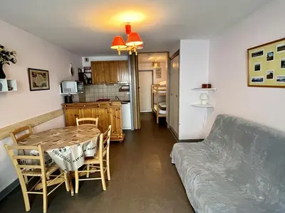 Cuisine ou kitchenette dans l'établissement Studio cosy avec terrasse ensoleillée - FR-1-787-26