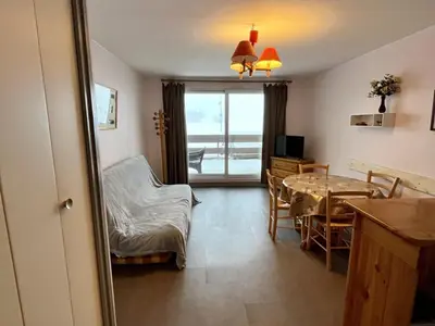 Coin salon dans l'établissement Studio cosy avec terrasse ensoleillée - FR-1-787-26