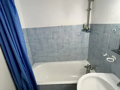 Salle de bains dans l'établissement Studio cosy avec terrasse ensoleillée - FR-1-787-26
