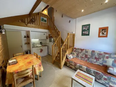 Cuisine ou kitchenette dans l'établissement Studio-cabine-mezzanine exposé sud avec navette gratuite, casier à skis et tout confort - FR-1-787-28