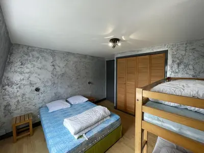 Un ou plusieurs lits dans un hébergement de l'établissement Appartement spacieux avec animaux admis et parking gratuit - FR-1-787-18