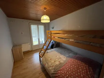 Un ou plusieurs lits dans un hébergement de l'établissement Grand chalet mitoyen dans secteur calme et ensoleillé - FR-1-787-38