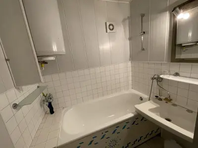 Salle de bains dans l'établissement Studio avec balcon en centre station, WiFi et animaux admis - FR-1-787-60