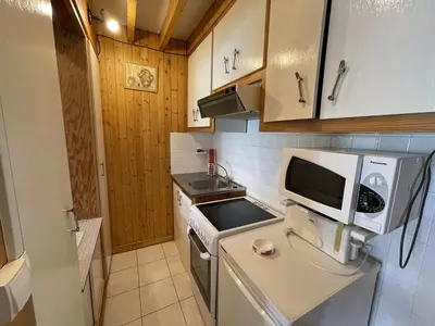 Cuisine ou kitchenette dans l'établissement Studio avec balcon en centre station, WiFi et animaux admis - FR-1-787-60