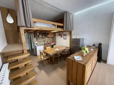 Cuisine ou kitchenette dans l'établissement Studio spacieux 40m², pieds des pistes, wifi, équipements bébé, animaux admis, Laveissière - FR-1-787-58