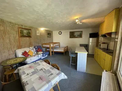 Cuisine ou kitchenette dans l'établissement Studio 35m² pour 5 pers. avec balcon, centre station, proche commerces et pistes, animaux acceptés. - FR-1-787-61