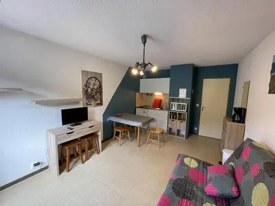 Cuisine ou kitchenette dans l'établissement Charmant studio exposé plein sud face aux pistes, idéal pour 4 pers., animaux bienvenus - FR-1-787-62