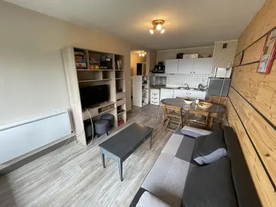 Cuisine ou kitchenette dans l'établissement Appartement T2 cabine avec balcon, accès piste, parking, animaux bienvenus - FR-1-787-69