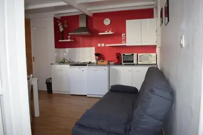 Cuisine ou kitchenette dans l'établissement Villa des Lutins