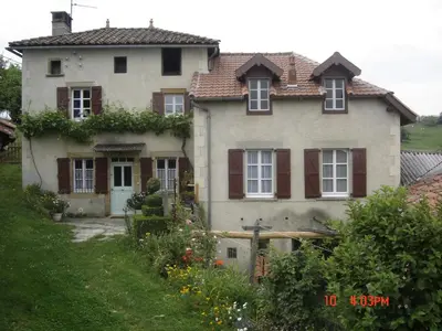 Jardin de l'établissement maison de caractère rénovée