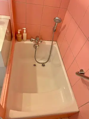 Salle de bains dans l'établissement La Bonbonnière Centre ville - Thermes - Netflix