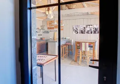 Cuisine ou kitchenette dans l'établissement 20 min Lioran, Maison familiale en Auvergne, Nature et Confort,