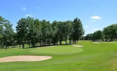 Golf sur le terrain de le séjour chez l'habitant ou à proximité