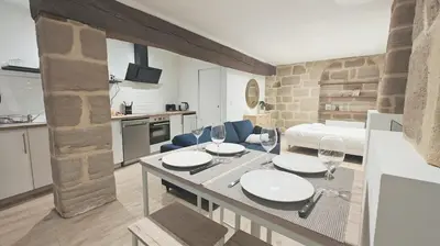 Cuisine ou kitchenette dans l'établissement Le One, cosy et authentique