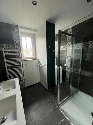 Salle de bains dans l'établissement Gîte de la Découverte Le Randonneur