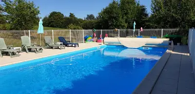 Piscine de l'établissement Gîtes Am Go ou située à proximité