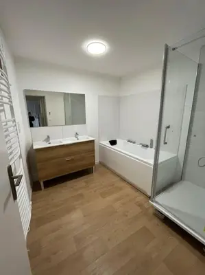 Salle de bains dans l'établissement Appartement Le Romy Vue Montagne
