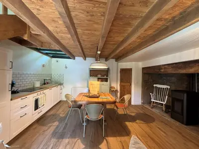 Cuisine ou kitchenette dans l'établissement La haut Maison a la campagne