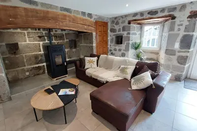 Coin salon dans l'établissement Gite pour 6 personnes à 15 min dAurillac Cantal