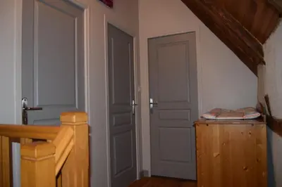 Plan de l'établissement Gîte 4 personnes dans le Cantal Animaux bienvenus