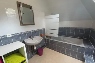Salle de bains dans l'établissement Gîte 4 personnes dans le Cantal Animaux bienvenus